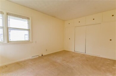 197 E Beech St, Cedar Springs, MI 49319 - photo 5