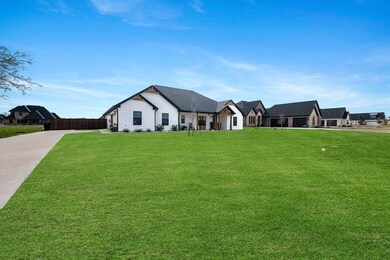 121 Chisolm Trail, Pottsboro, TX 75076 - photo 2