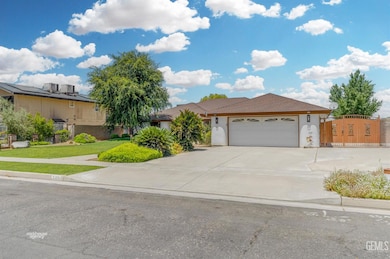 7108 Luke Ave, Bakersfield, CA 93308 - photo 2