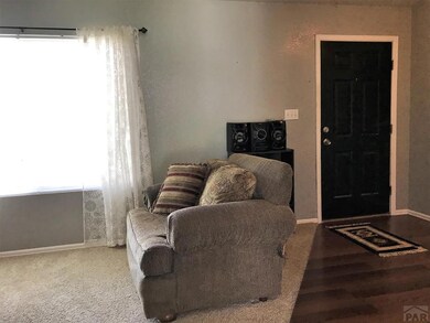 Living Room - Entry