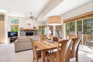 06-Dining Area