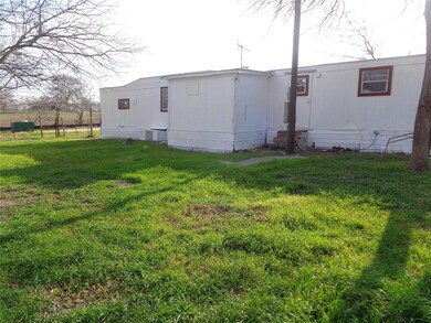 910 Bunton Ln unit B, Kyle, TX 78640 - photo 6