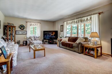 007-living room with bay window