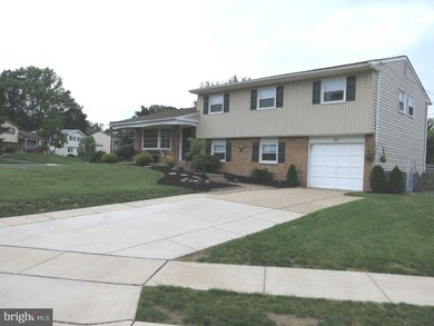 127 Paul Rd, Morrisville, PA 19067 - photo 2