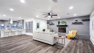 704 Thousand Oaks Dr, Hurst, TX 76054 - photo 6