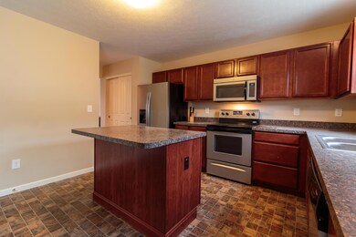Kitchen W-Island