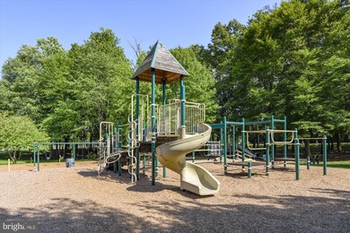 15512 Royal Crescent Ct, Dumfries, VA 22025 - photo 7