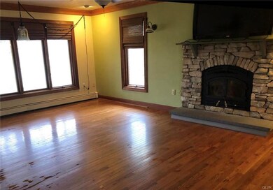 726 Newlins Rd E, Easton, PA 18040 - photo 2