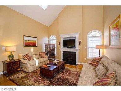 Den/Family/Great Room - Cathedral ceiling, gas fir
