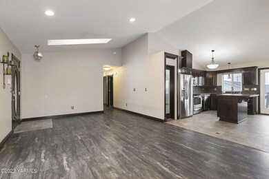 6-web-or-mls-Burell_231102_57st_TerraceH
