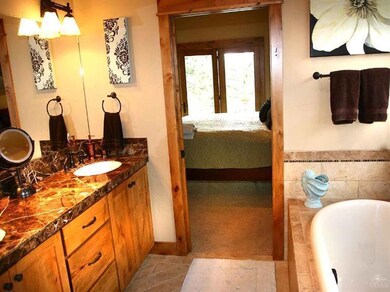 61299 Big Eddy Cir, Bend, OR 97702 - photo 7