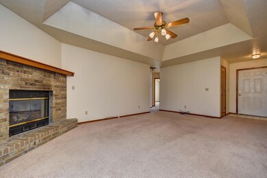 1519 W Erie Ct-4