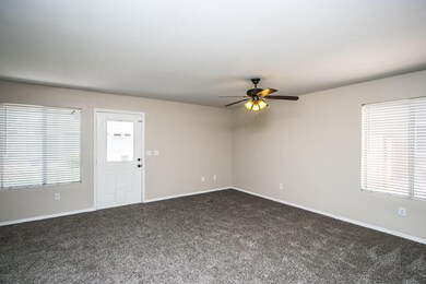 Lobo Ave-5