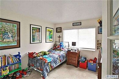 Large 2nd bedroom upstairs with lots of light.