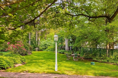 39 Elm St unit B, Woodstock, VT 05091 - photo 5