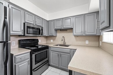 1908 NW Nw 4th Ave unit 220, Boca Raton, FL 33432 - photo 5