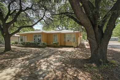 615 Marengo St, Cleburne, TX 76033 - photo 2