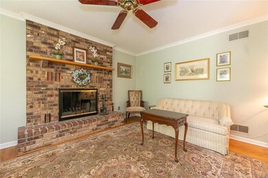 1615 Arrowwood Dr, Easton, PA 18040 - photo 4