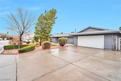 4354 Ridgecrest Dr, Las Vegas, NV 89121 - photo 4