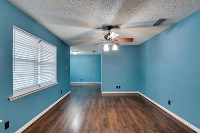 860 Timberhill Dr, Hurst, TX 76053 - photo 6