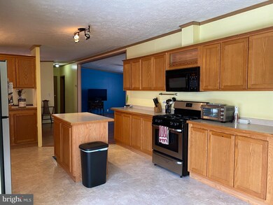 242 Deer Run Dr, Honey Brook, PA 19344 - photo 5