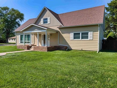 318 W 5th St, Quinter, KS 67752 - photo 2