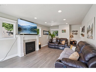 8773 N Swenson St, Portland, OR 97203 - photo 4