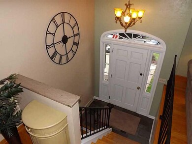 Entry/Foyer.