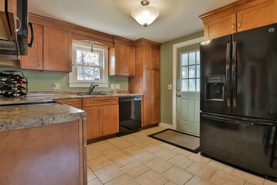140 Theresa Ct, Manchester, NH 03103 - photo 7