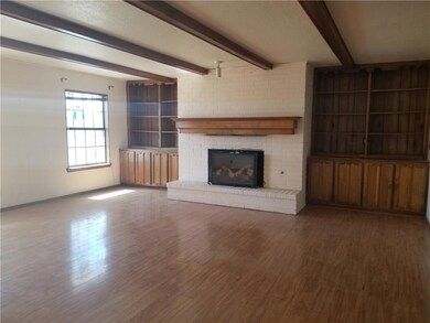 11243 Leo Collins Dr, El Paso, TX 79936 - photo 7