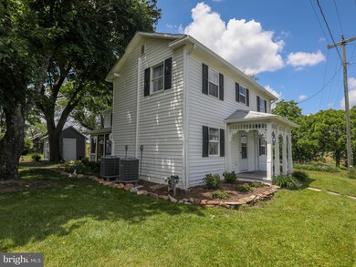 899 Redland Rd, Cross Junction, VA 22625 - photo 3