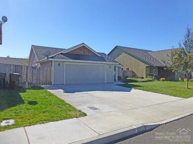 2058 NW Joshua Tree Ct, Redmond, OR 97756 - photo 3