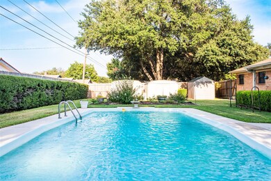 400 Circleview Dr N, Hurst, TX 76054 - photo 3