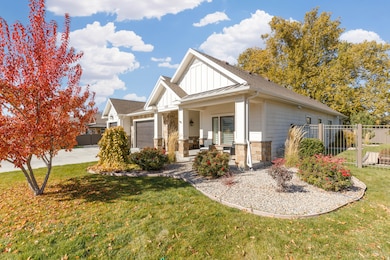 420 Rawlins Cir, Centerville, UT 84014 - photo 2