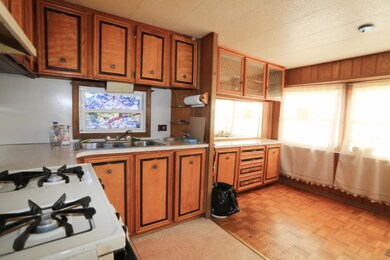 kitchen diningroom