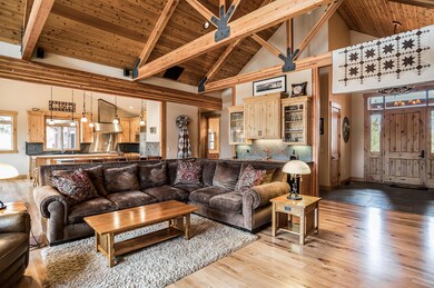 06-Beautiful Vaulted Wood Ceilings