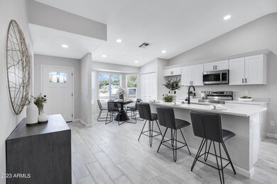 1531 W Chilton St-7