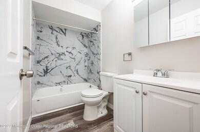 33 Center St unit 2, Matawan, NJ 07747 - photo 2