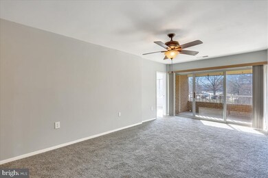 404 Girard St unit 303, Gaithersburg, MD 20877 - photo 3