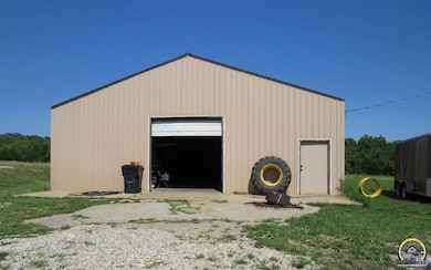 8040 SW 61st St, Topeka, KS 66610 - photo 4