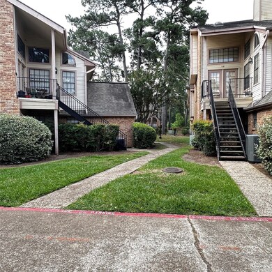 Convenient access: Simply walk between Buildings D