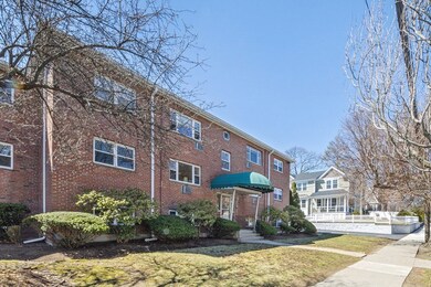 73 Walnut St unit 8, Newtonville, MA 02460 - photo 2