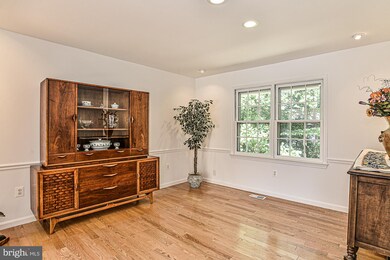 9106 Scott St, Springfield, VA 22153 - photo 5