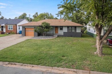 1110 E 6th St, Cushing, OK 74023 - photo 3