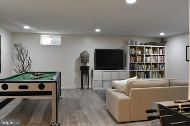 221 Victoria Ct unit 170, Doylestown, PA 18901 - photo 4