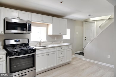 2100 Homewood Ave unit 1, Baltimore, MD 21218 - photo 6