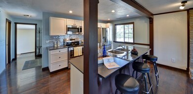 347 Manzanita St, Central Point, OR 97502 - photo 4