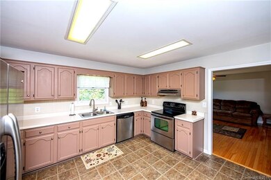 Right View of Kitchen w/Stainless Appliances