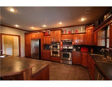 Kitchen. Great kitchen with stainless steel appliances