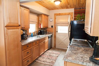 2518 Locust St, Butte, MT 59701 - photo 5